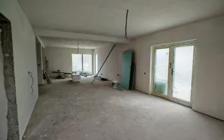 Vila LUX Parter+Etaj(stil mediteranean) in Sanpetru Calea Harmanului - Poză 13