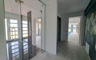 Vilă modernă premium cu piscină interioară, teren 1200 mp și panoramă - Poză 17