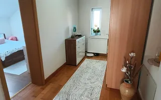 Casă individuală spațioasă cu garaj și curte generoasă – Ghiroda - Poză 13
