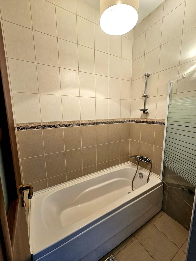 Apartament 3 camere, deosebit in Otopeni, Str. Ferme F - Poză 10