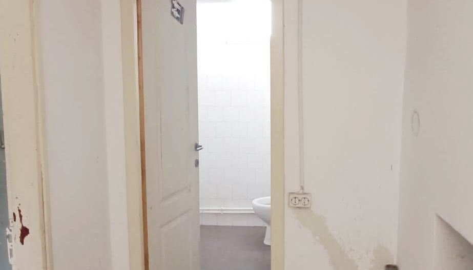 Proprietate cu 2 hale si casa la inchiriat,teren 1350mp - Poză 8