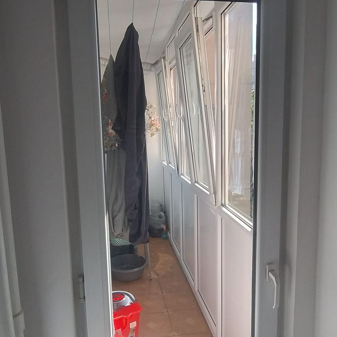 De închiriat: Apartament 3 camere decomandat - Zona Tineretului - Poză 5