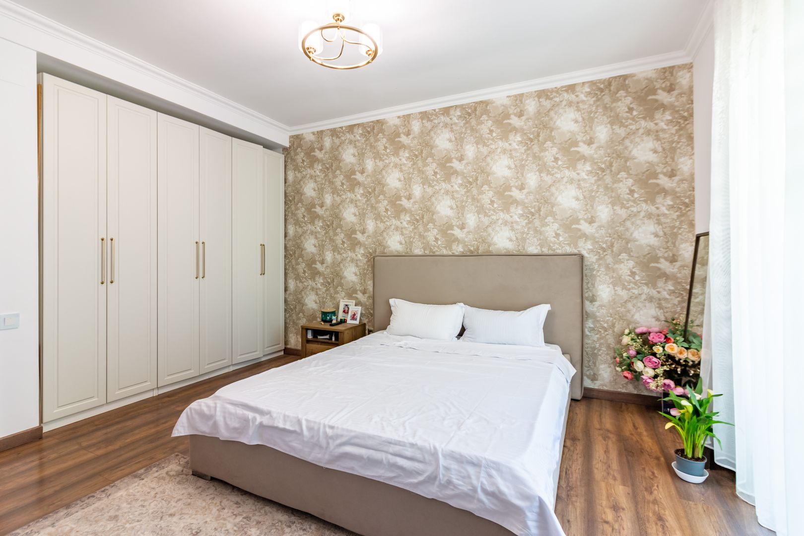 Apartament în Cosmopolis Renovat Modern - Poză 5