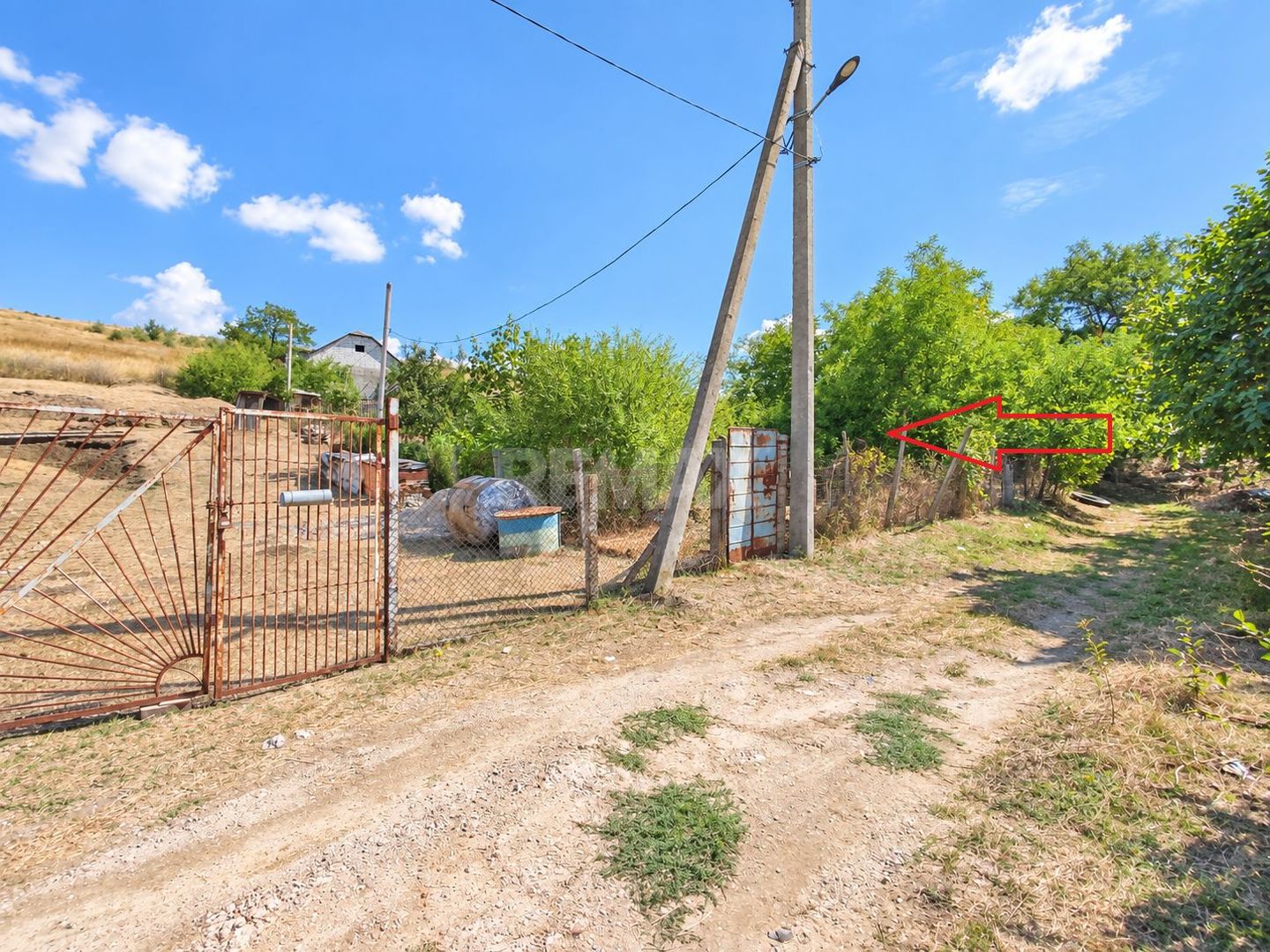 CASĂ GENEROASĂ CU 3 CAMERE – 90 m² | 17 ARI| ANENII NOI - Poză 16