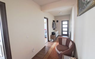 Comision 0! Casa 206 mp utili + pod 60 mp, 4 parcari, 304 mp teren - Poză 12