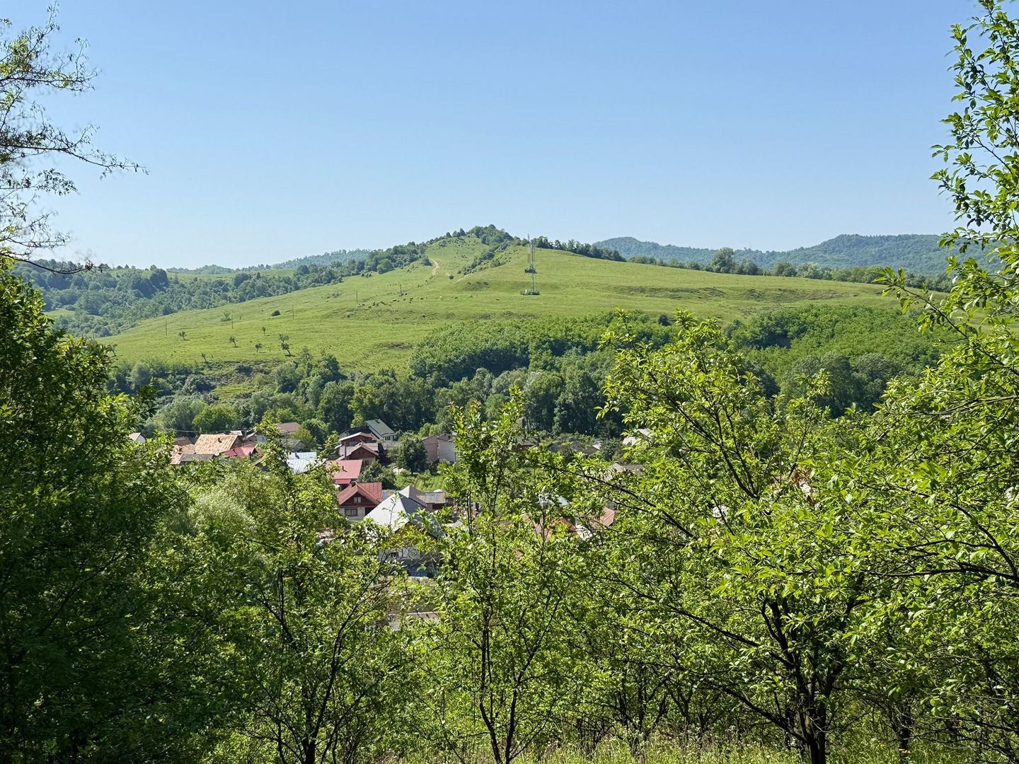 Vanzare casa cu 4 camere+anexe într-o zonă de poveste – Bezdead - Poză 15
