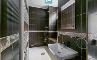 Spațiu central Jiga – birou sau locuință - Poză 11