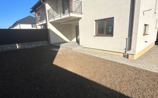 De închiriat – casă superbă cu 3 dormitoare, terasă și curte, Șelimbăr - Poză 11