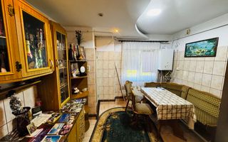 3 decomandate, centrala, 1 Mai - 110 000 Euro - Poză 5