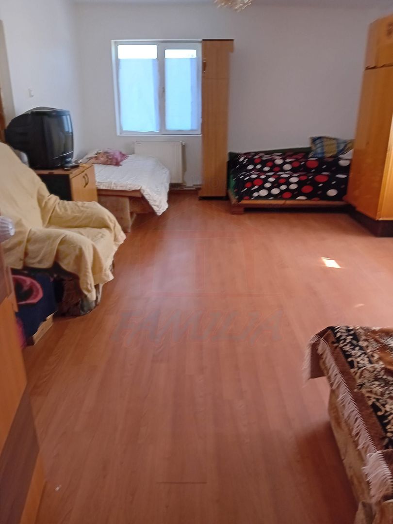 PROPRIETATE P+P1 CU 10 CAMERE – DE ÎNCHIRIAT SAU DE VÂNZARE - Poză 3
