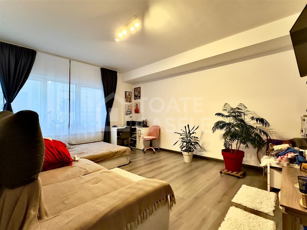 Apartament 2 camere decomandate de vanzare – zona VIVO - Poză 1