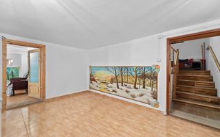 Vilă cu 6 dormitoare, 2 garaje, anexe multiple - 2076 mp teren - Poză 17