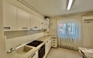 Apartament de închiriat în Sibiu – 3 camere, decomandat, 2 băi, 80 mp - Poză 2