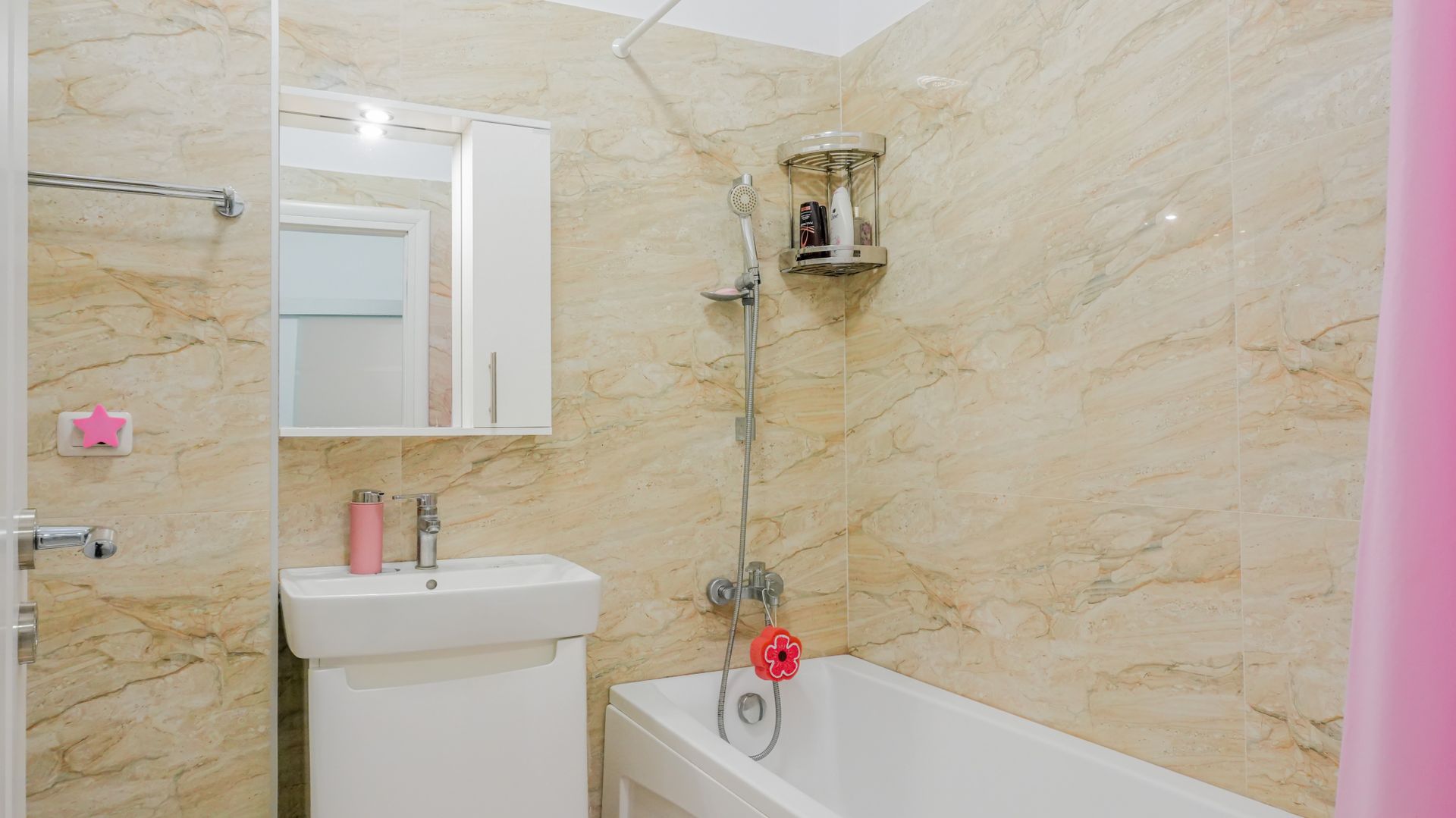 Apartament cu 2 camere - Mobilat cu Designer - in Central Address - Poză 5