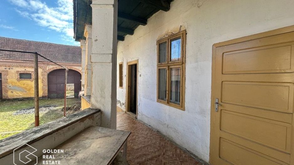 Casa traditionala cu teren generos in Odvos, județul Arad - Poză 3