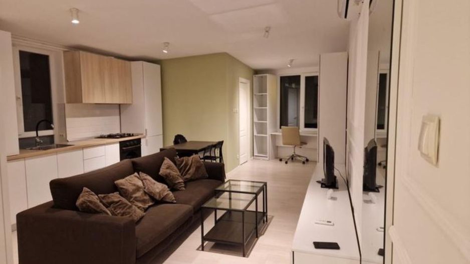 STUDIO OBOR, NOU, BUCATARIE DESCHISA, CURTE, METROU 5 MINUTE - Poză 3