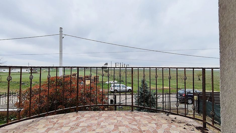 Casa cu 4 camere garaj si curte de 500 mp in Nojorid - Poză 14