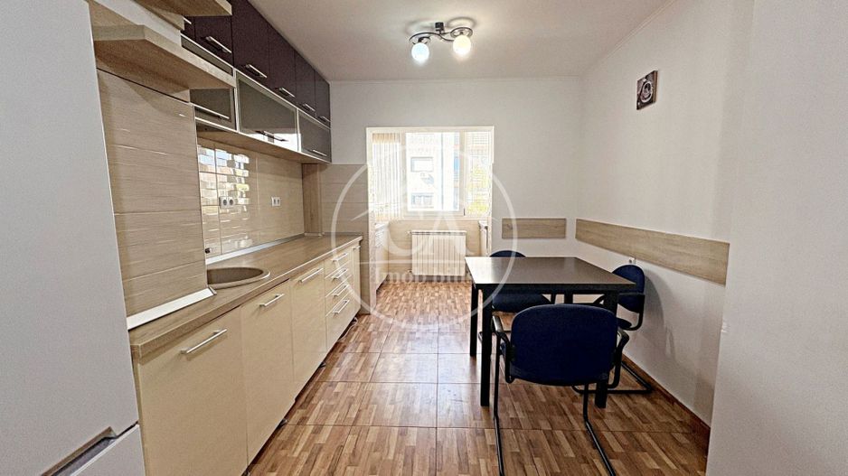 Apartament cu 3 camere de închiriat în zona Rogerius, Oradea - Poză 9