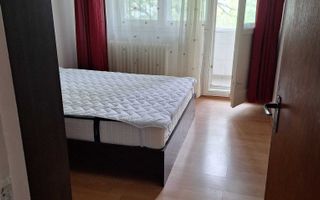 Închiriere Apartament cu 3 camere Titan, langa metrou 1 Decembrie, renovat - Poză 3