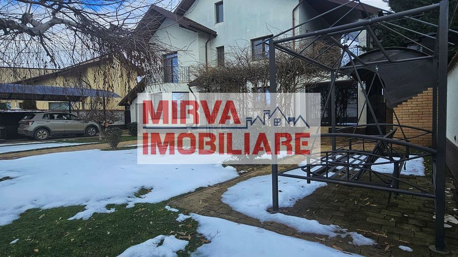 Vilă spațioasă Strejnicu S+P+1E+M, 8 camere, garaj, teren 595 mp - Poză 2