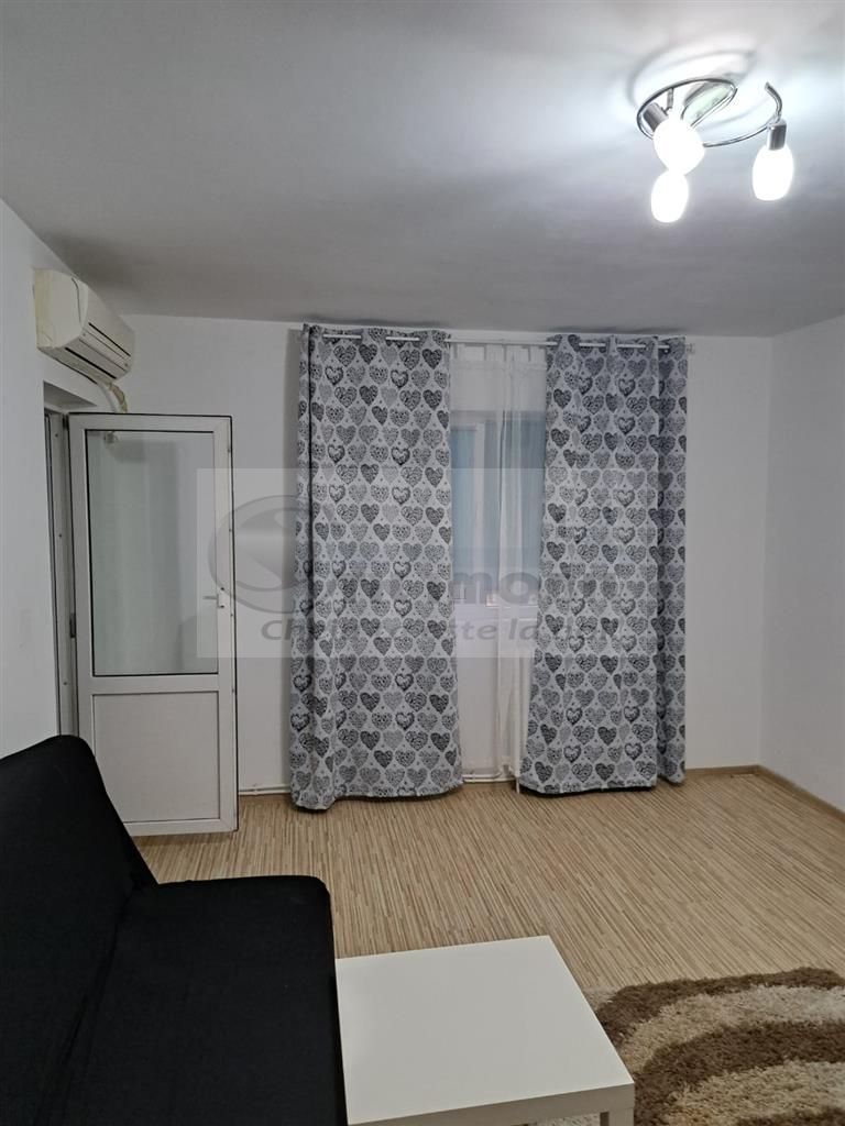 Apartament - 3 Camere Nicolina - 555 euro - Poză 2
