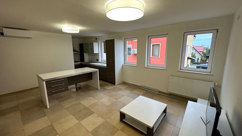 Apartament cu 3 camere de închiriat Dumbravita - Poză 3