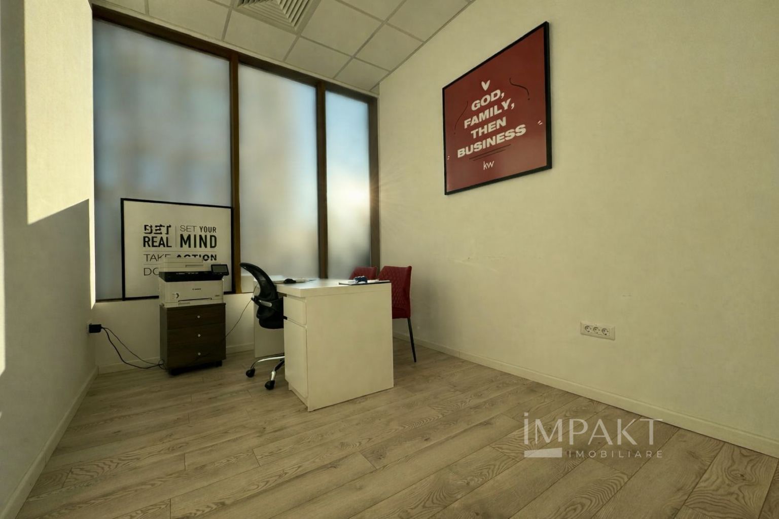 Spațiu comercial modern, zona-centrala complet amenajat pentru birouri - Poză 13