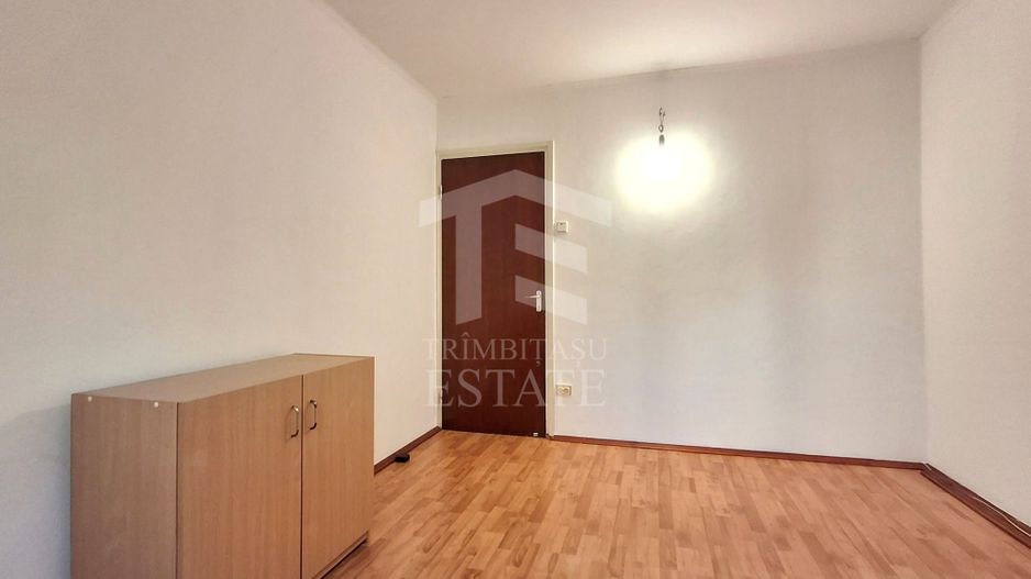Apartament 3 camere decomandat | Locație excelentă | Bd. Chișinău 21 - Poză 8