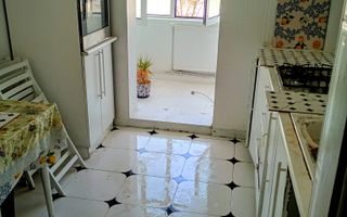 3 camere, decomandat, et.3/4, Podu de Fier, bloc 1982! - Poză 1