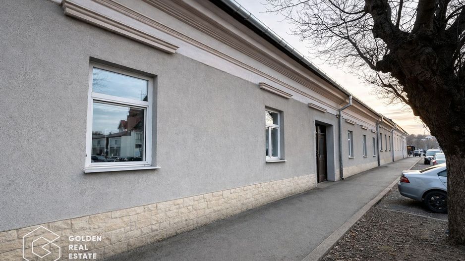 Casă individuală cu 2 apartamente de vânzare, lângă Hotel Ambasador – Dâmbovița, - Poză 9