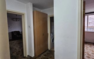 Apartament 3 camere de vanzare Gorjului