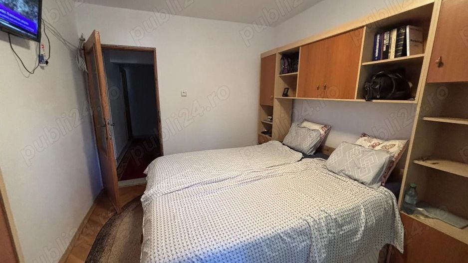 Apartament 3 camere zona Aradului parter cu balcon - Poză 6