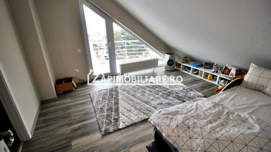 Casa D-P-E, 5 camere 200 mp,1.000 mp teren, garaj, semineu - Poză 25