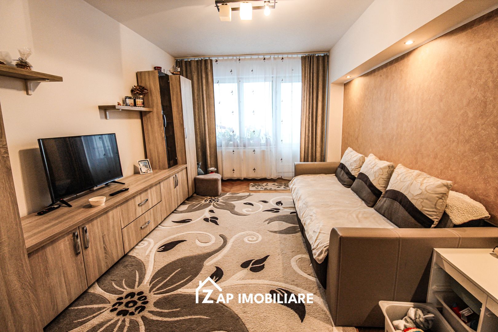 Shopping City - 3 Camere Decomandat - 69 mp Lift Nou- Finisat Modern - Poză 1