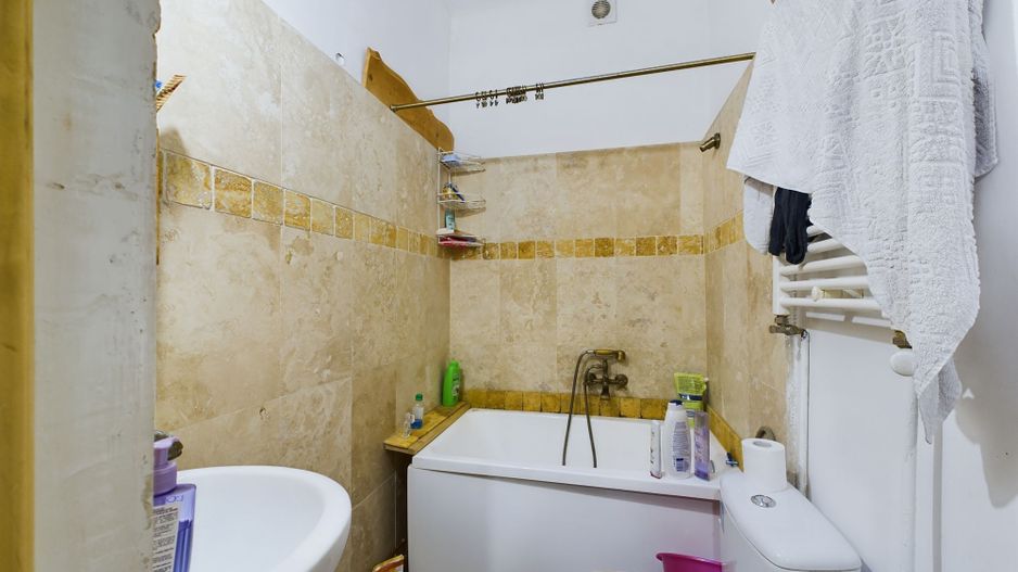 Apartament cu 2 camere în imobil central - Poză 10