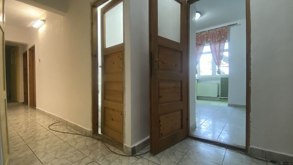 Micro 3, etajul 1! Vanzare apartament cu 3 camere, decomandat - Poză 14