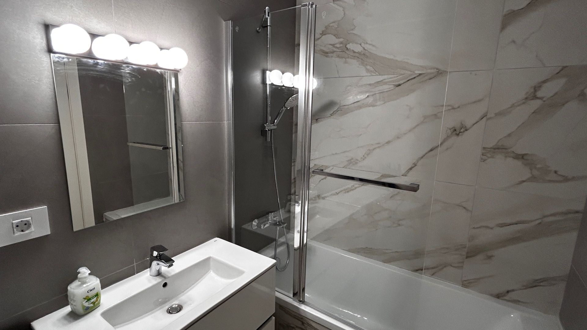 Studio dublu, Casa Presei, parcare subterană inclus, propietar - Poză 8