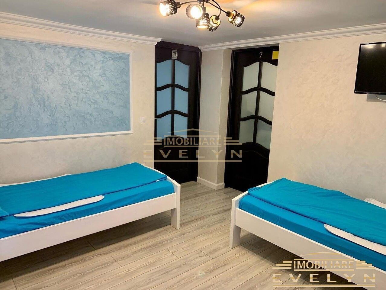 Proprietate moderna D+P+1 ‧ 7 camere ‧ 3 bai ‧ 325 m² utili ‧ teren 1.000 m² ‧ complet echipata - Poză 10