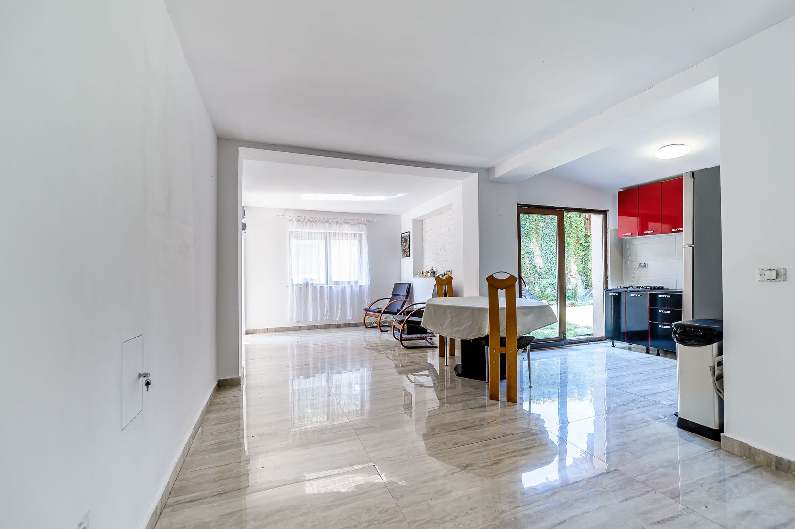 Preț redus! Casă în Grădiște cu 3 dormitoare - Poză 2