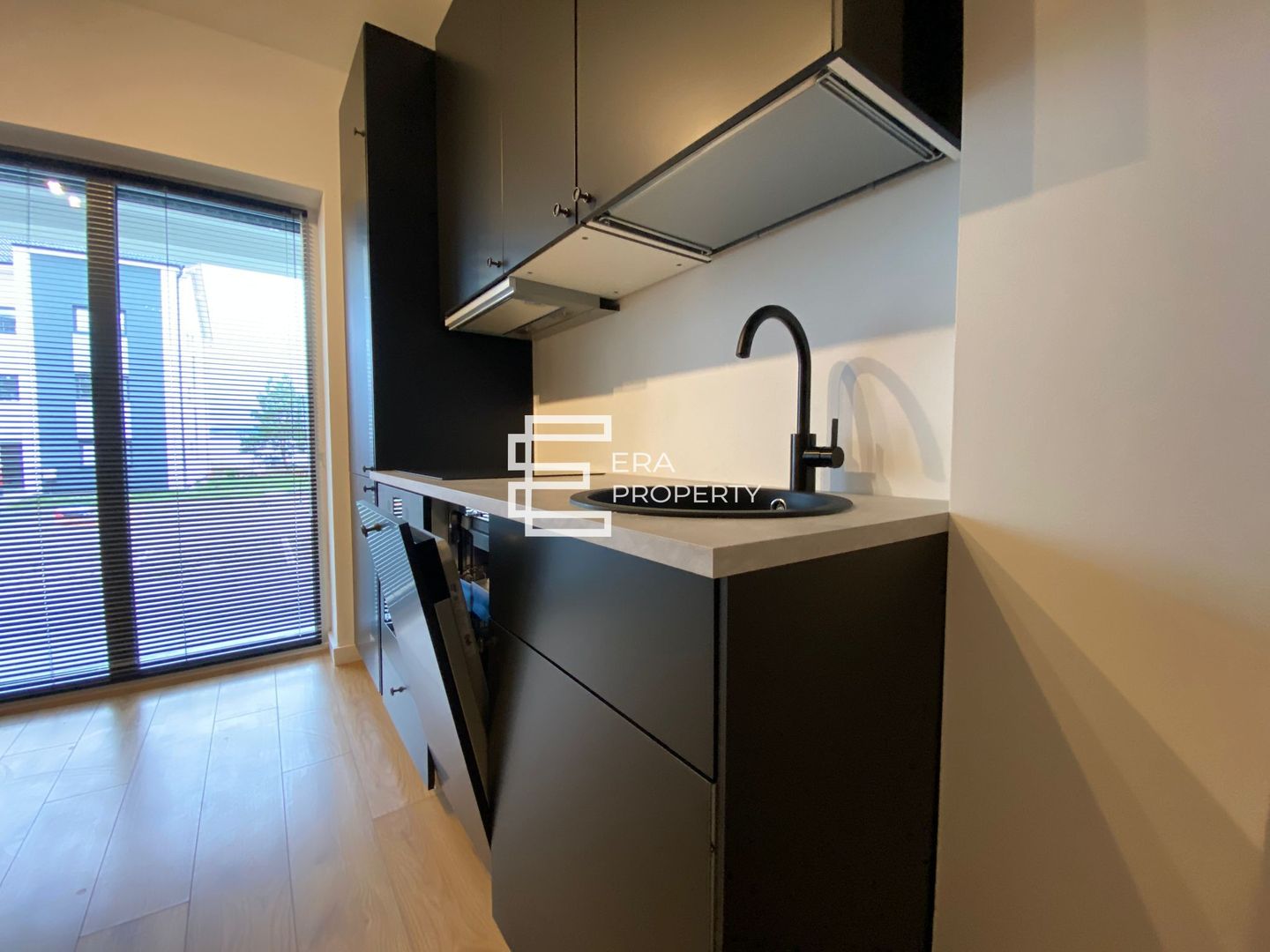 Apartament modern în DaVinci Homes – design industrial & finisaje premium - Poză 6