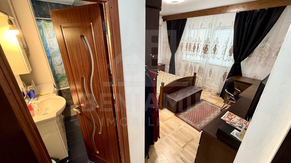 4 camere decomandat 99mp centrala mobilat Craiovita Promenada - Poză 6
