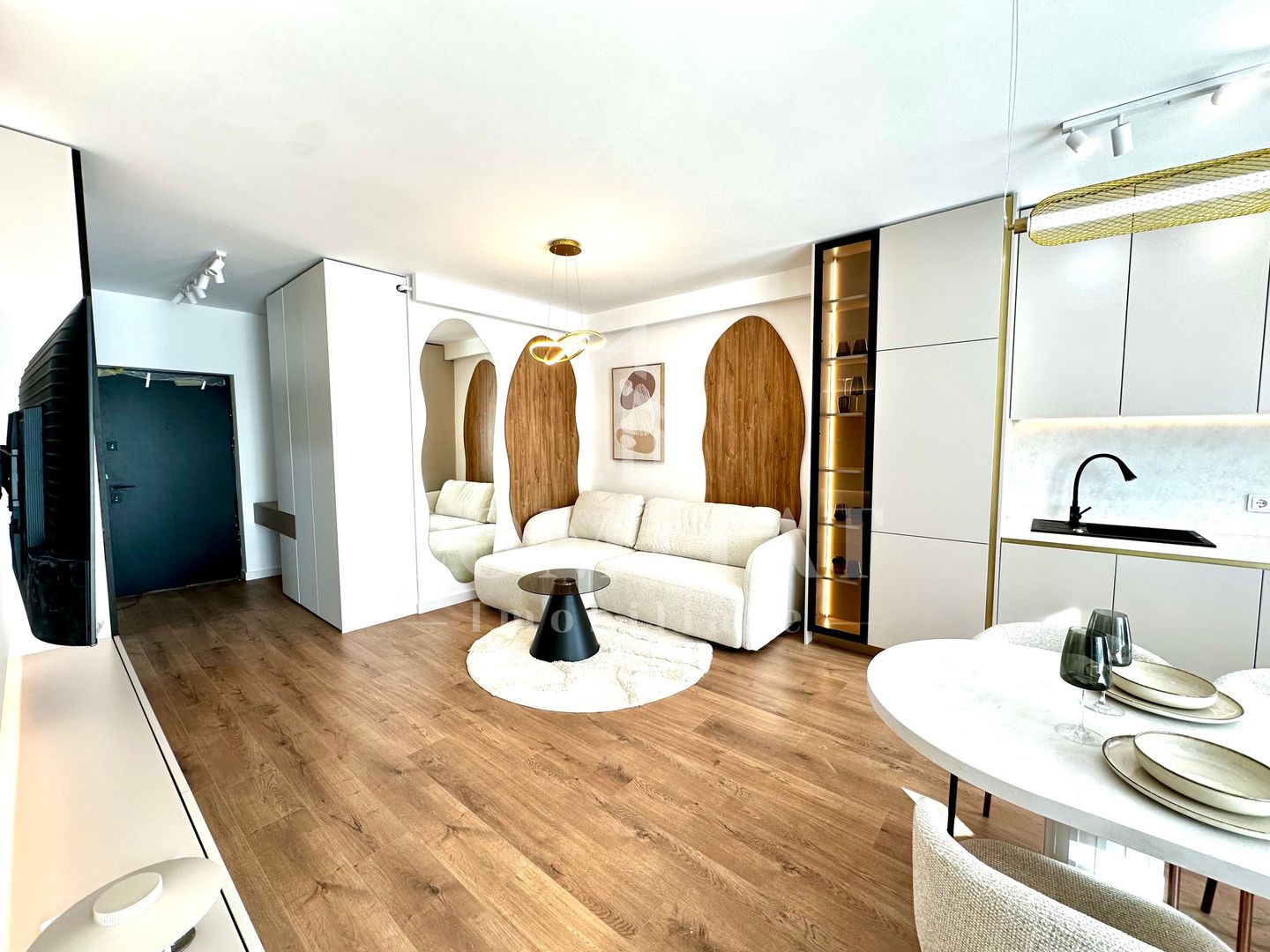 Apartament ultrafinisat | Etaj intermediar | Zona str Tineretului - Poză 5