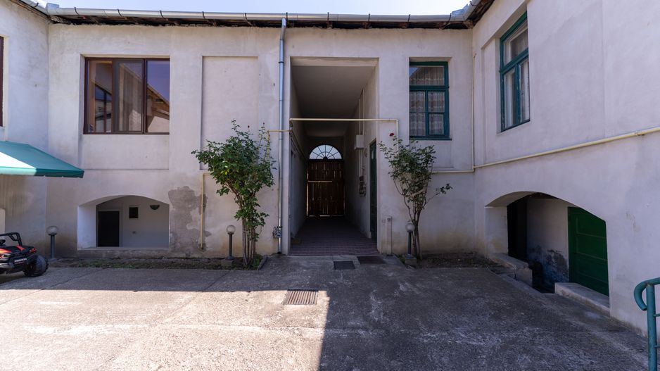 Clădire cu 11 apartamente situată ultracentral - Poză 8