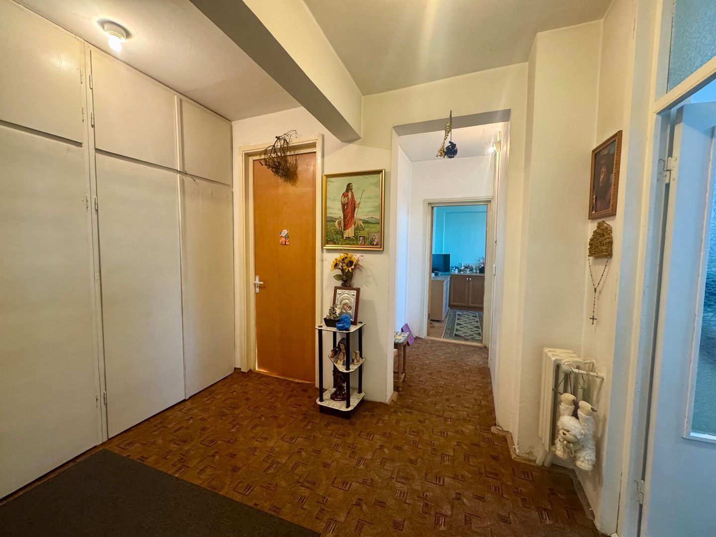 partament spațios, 80 mp, 2 băi, 2 balcoane - Poză 4