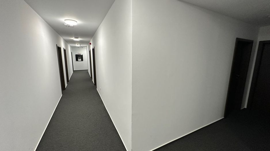 Clădire de inchiriat clinica / birouri - Poză 10