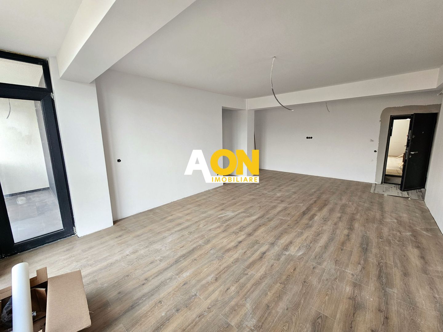 Apartament 3 camere, etaj 1, predare la cheie - Poză 2