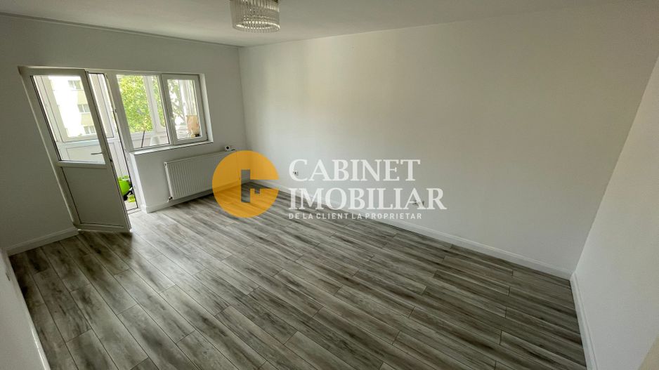 APARTAMENT 2 CAMERE DECOMANDAT - GARA  (RENOVAT) - Poză 3
