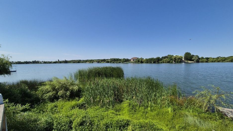Priveliste spre lac! - Poză 8