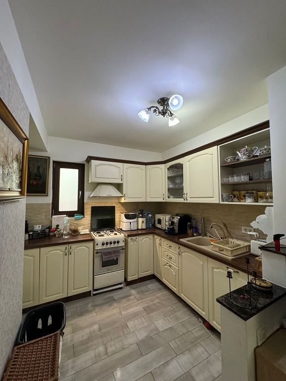 Inchiriere vila individuala P+1+Pod | 4 camere | Teren 300 mp | Tunari - Poză 12