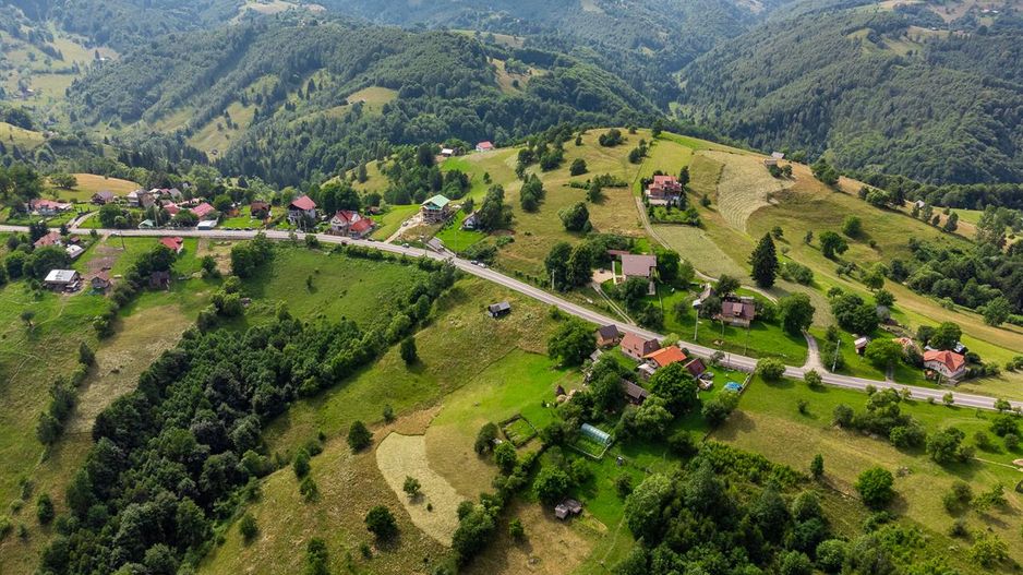 Aproape 4.000 mp, in fascinatia decorului montan, Bran, Moieciu de Jos, Brasov - Poză 8